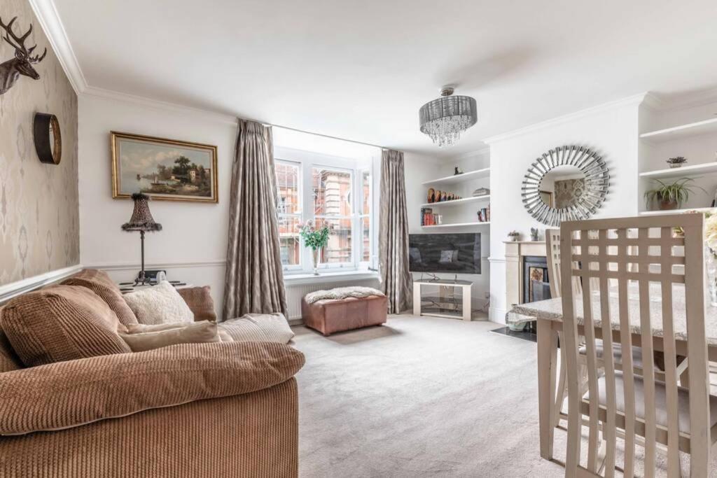 Windsor Town Centre Victorian Townhouse Sleeps 6别墅 外观 照片