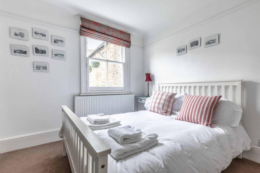 Windsor Town Centre Victorian Townhouse Sleeps 6别墅 外观 照片