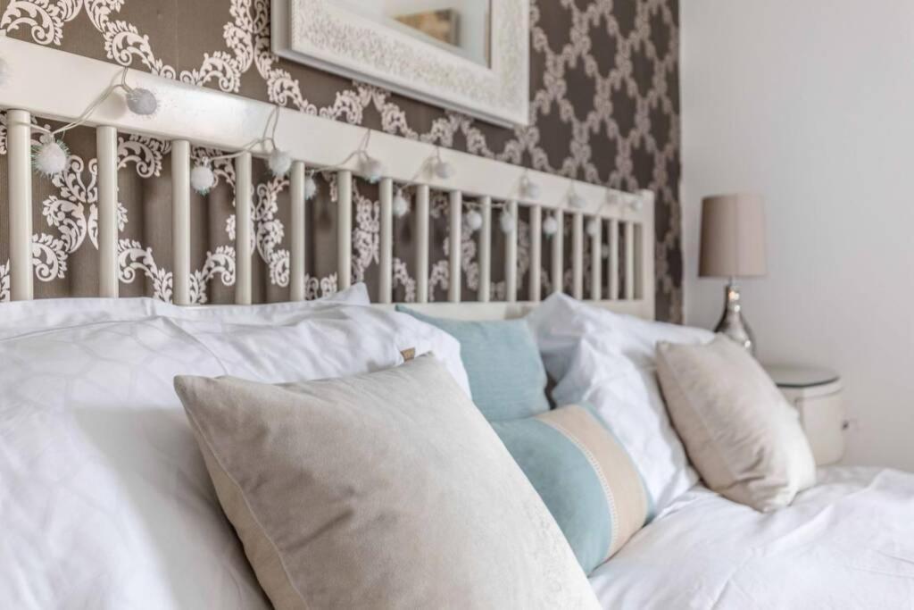 Windsor Town Centre Victorian Townhouse Sleeps 6别墅 外观 照片